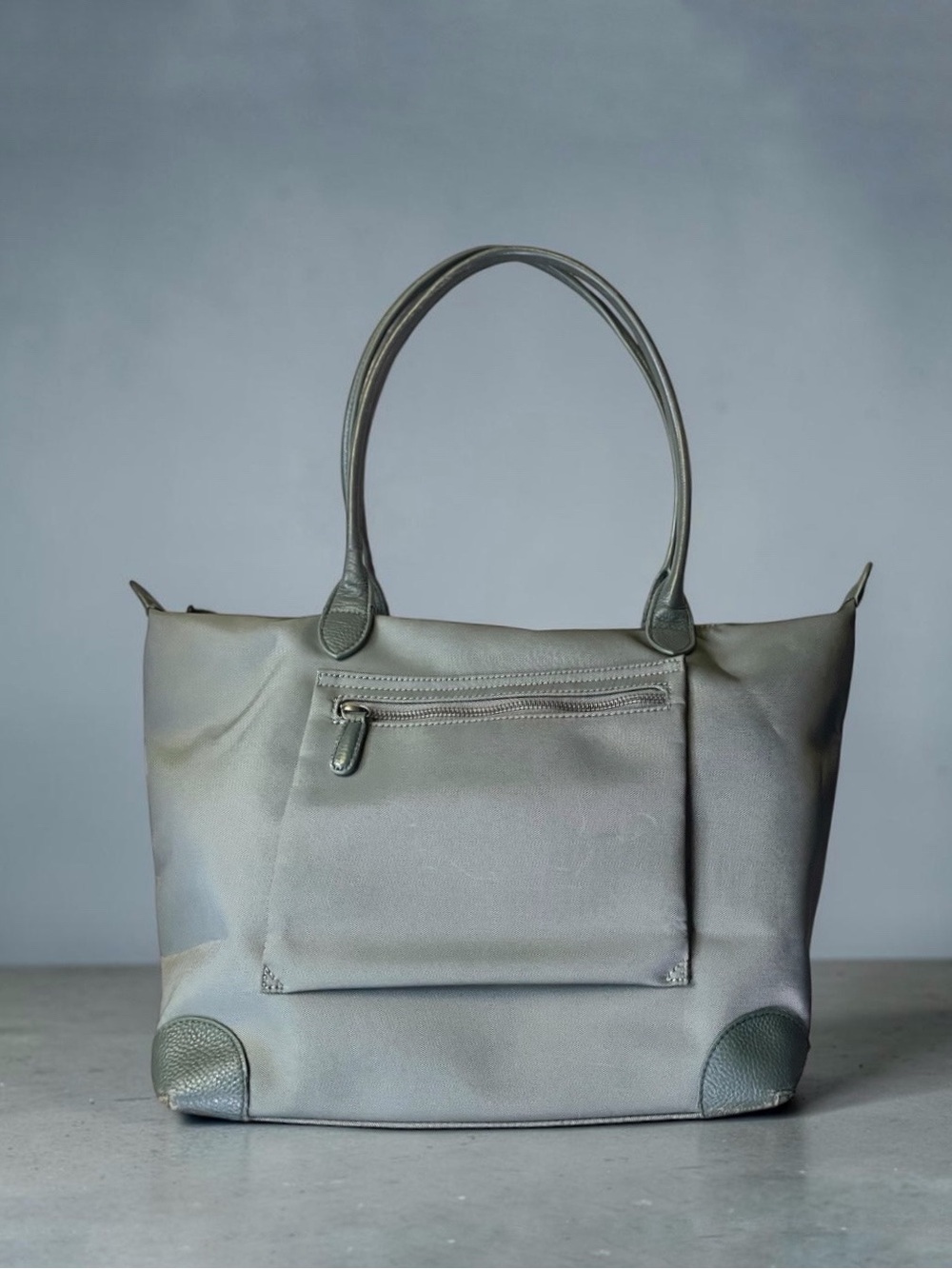 Doris & Jacky Lightweight Tote Bag in Sage Green